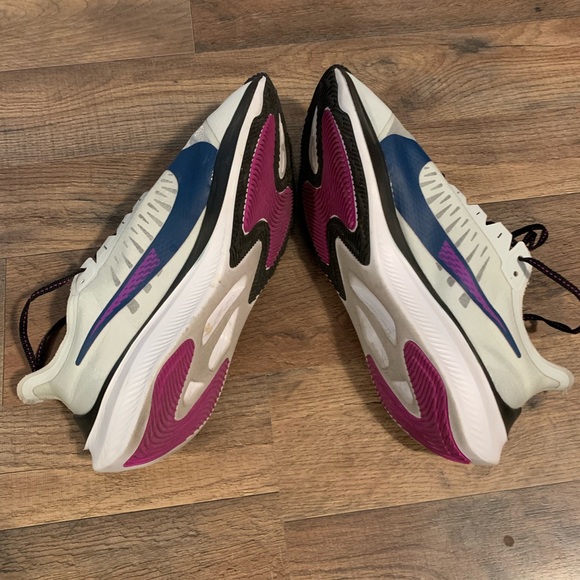 Nike Zoom Gravity Shoes - Unisex - Womens 11 but i wore it as a Mens 9.5 - Picture 5 of 5